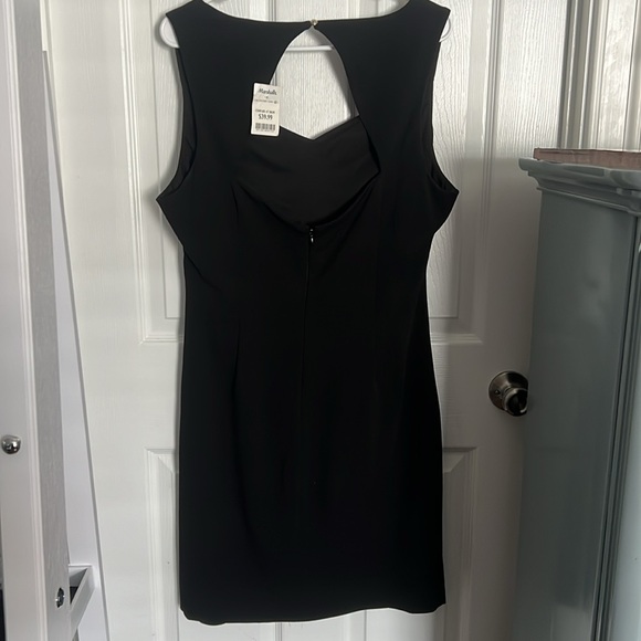 Black dress GUESS size 16 fits like size L - Picture 2 of 2